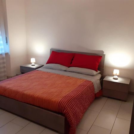 La Casa Di Luca Apartment Асти Екстериор снимка