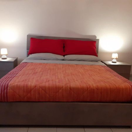 La Casa Di Luca Apartment Асти Екстериор снимка