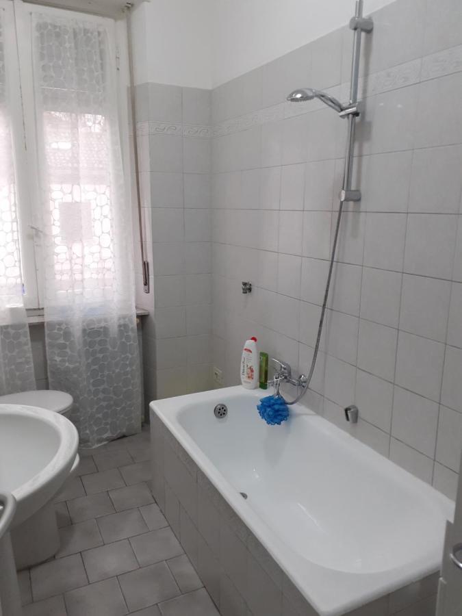 La Casa Di Luca Apartment Асти Екстериор снимка
